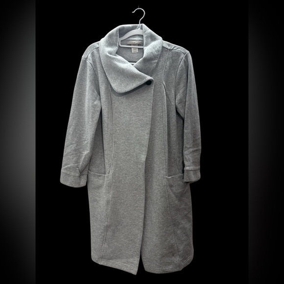 Mark & Graham Jackets & Blazers - MARK and GRAHAM One Button Closure Sweater Jacket